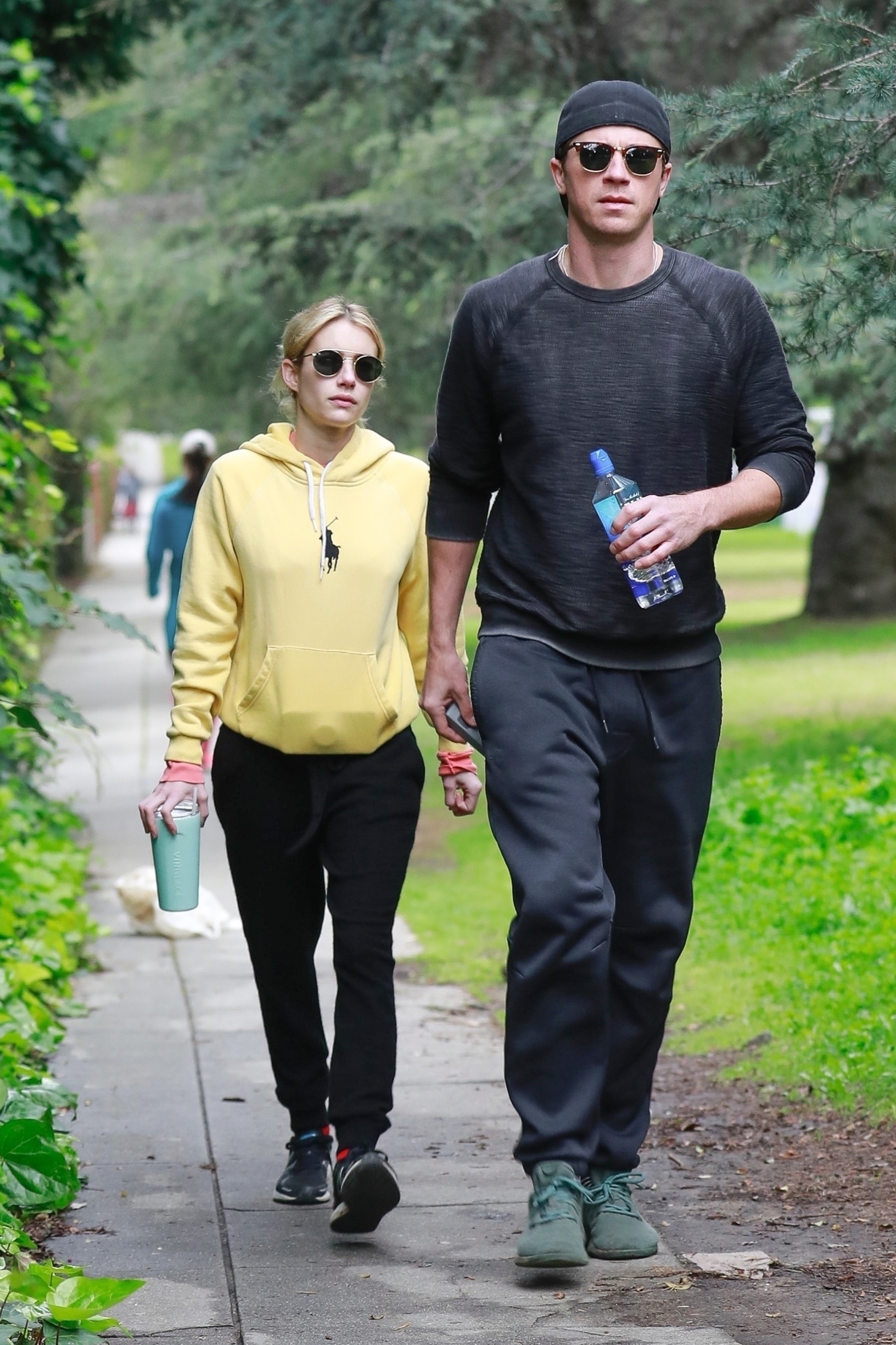 Los Feliz, CA  - *EXCLUSIVE*  - Emma Roberts and her beau Garrett Hedlund arrive for a hike on the hills of the Griffith Observatory in Los Angeles.

BACKGRID USA 19 MARCH 2020,Image: 507833209, License: Rights-managed, Restrictions: , Model Release: no, Credit line: Terma / BACKGRID / Backgrid USA / Profimedia